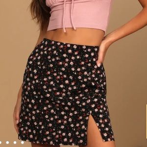 LuLus just perfection floral mini skirt M